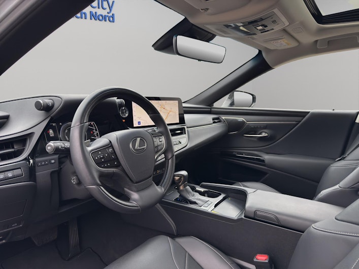 Vehicle image LEXUS ES