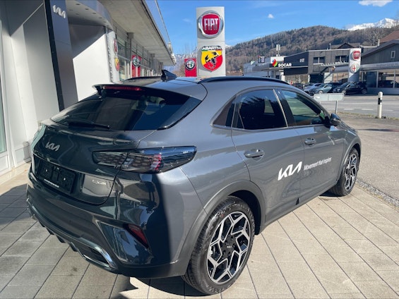 Vehicle image 18