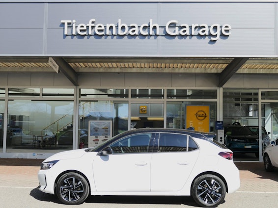 First vehicle image