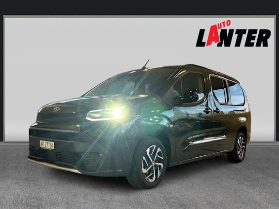 First vehicle image First vehicle image