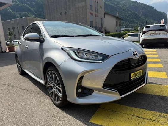 Vehicle image 4