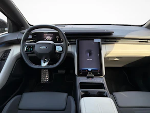 https://vehicle.imgix.net/3856773/afd971fa-45f5-470a-afe2-00f79d9e19a1.jpg