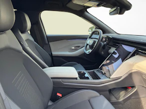 https://vehicle.imgix.net/3856773/d831bf17-3e00-4810-844b-46e32431a50d.jpg