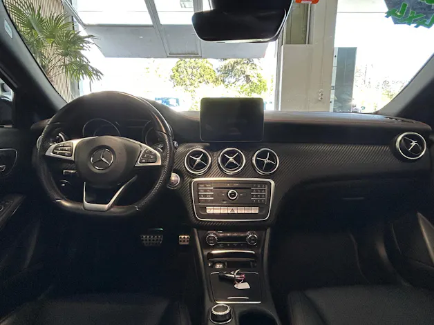 Mercedes-Benz A 250 AMG Line 4m