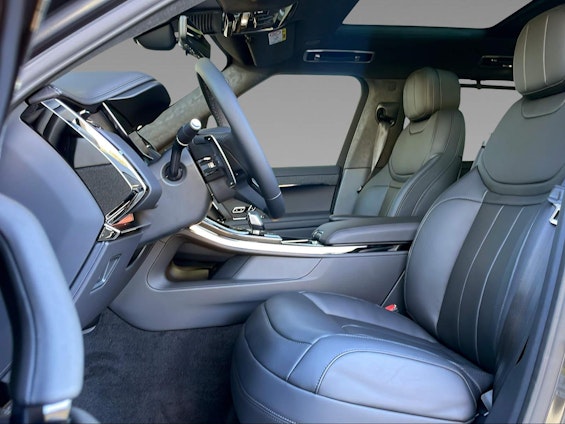 Vehicle image 3 Vehicle image 3