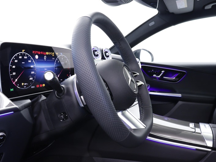 Vehicle image MERCEDES-BENZ GLC 220