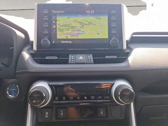 Vehicle image 27