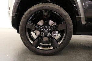 Vehicle image LAND ROVER Defender 90 3.0 D I6 250 X-Dynamic SE
