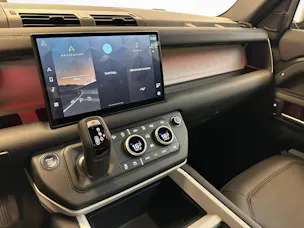 Land Rover Defender 90 3.0 D I6 250 X-Dynamic SE