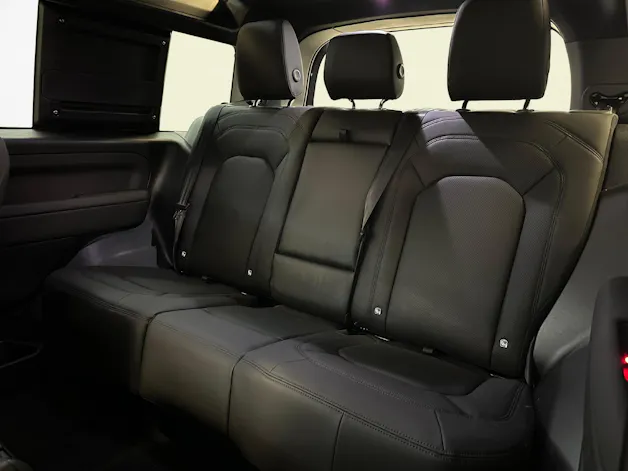 Land Rover Defender 90 3.0 D I6 250 X-Dynamic SE