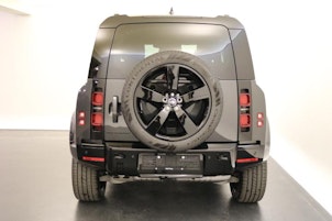 Vehicle image LAND ROVER Defender 90 3.0 D I6 250 X-Dynamic SE