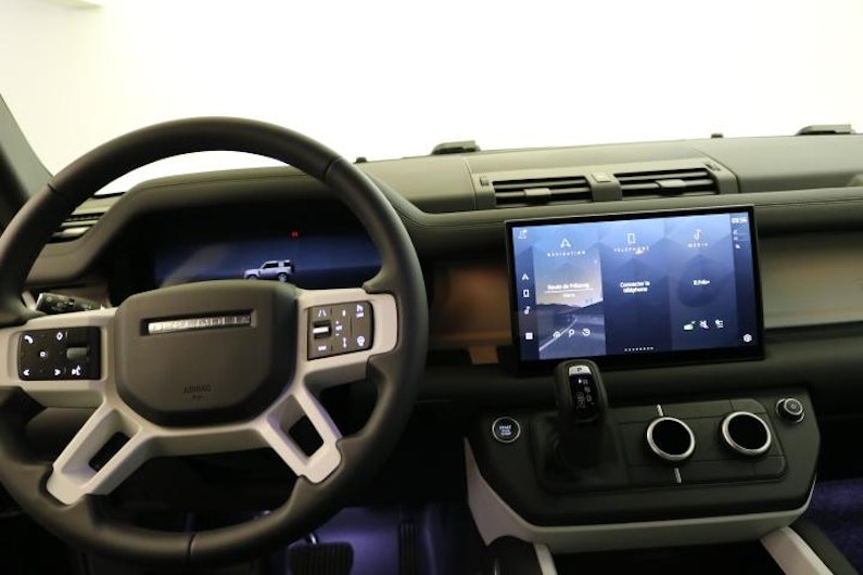 Vehicle image LAND ROVER DEFENDER