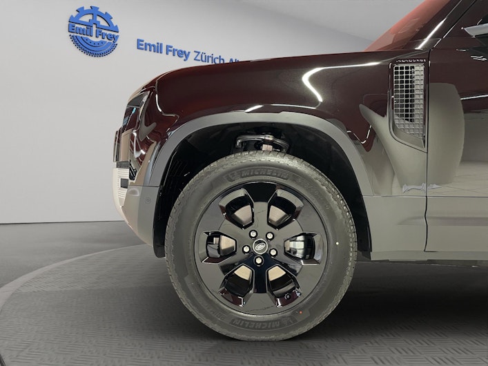 Vehicle image LAND ROVER DEFENDER