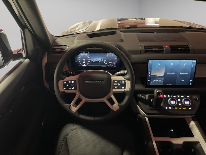 Vehicle image LAND ROVER DEFENDER