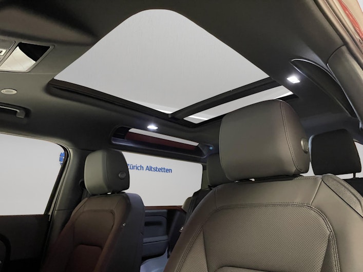 Vehicle image LAND ROVER DEFENDER