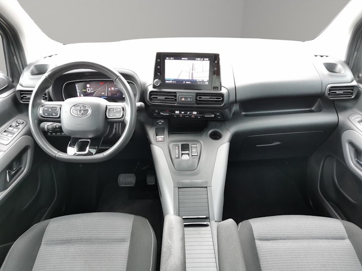 Vehicle image TOYOTA PROACE CITY VERSO