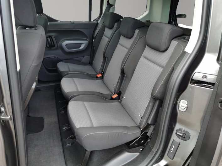 Vehicle image TOYOTA PROACE CITY VERSO