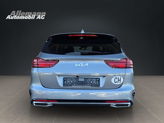 Vehicle image 4 Vehicle image 4