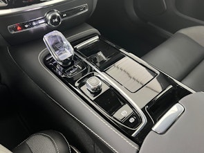 Vehicle image VOLVO S60 2.0 T8 TE Ultimate Dark eAWD