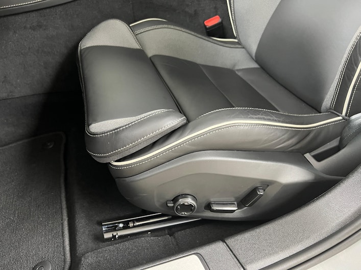 Vehicle image VOLVO S60