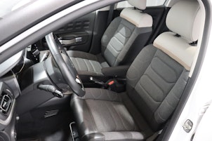 Vehicle image CITROEN C3 1.2 PureTech Shine