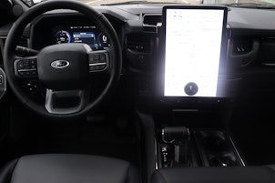 Vehicle image FORD F-150 Lightning DKab.Pick-up 98 kWh Lariat Launch Edition