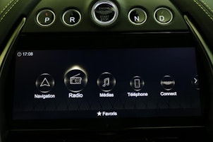 Vehicle image ASTON MARTIN DBX 707 4.0 V8 Bi-Turbo