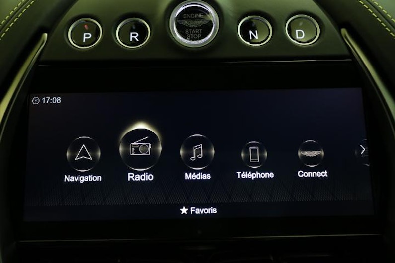 Vehicle image ASTON MARTIN DBX