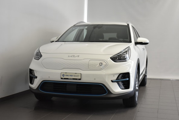 First vehicle image
