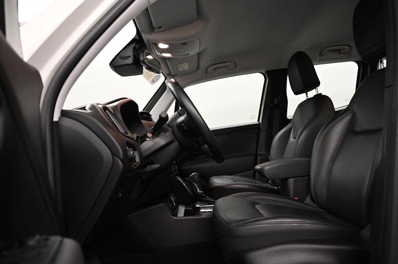 Vehicle image JEEP RENEGADE