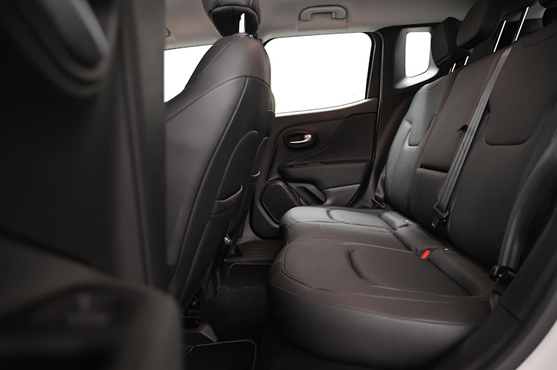 Vehicle image JEEP RENEGADE