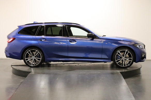 BMW 330e xDrive SAG Touring 2