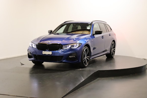 BMW 330e xDrive SAG Touring 0