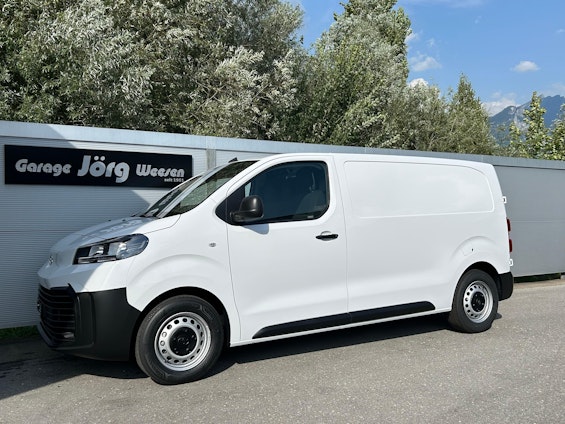 First vehicle image