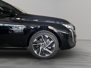 Vehicle image PEUGEOT 308 1.2 Hybrid Allure