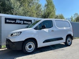First vehicle image
