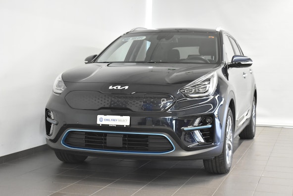 First vehicle image
