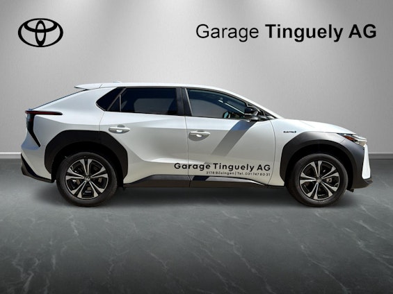 Vehicle image 4 Vehicle image 4