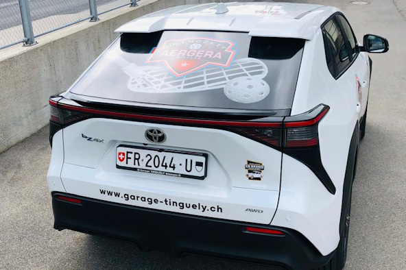 Vehicle image 4