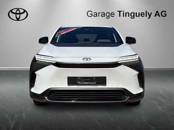 First vehicle image