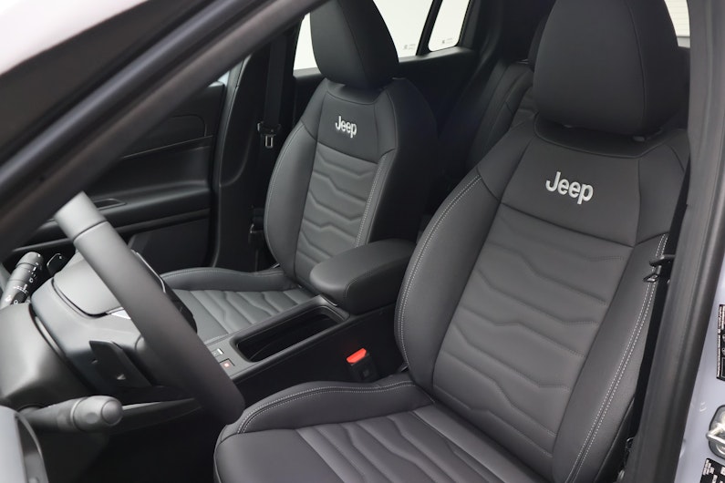 Vehicle image JEEP AVENGER