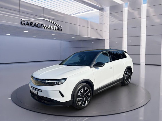 First vehicle image