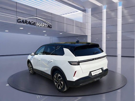 Vehicle image 3 Vehicle image 3