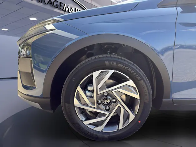 Hyundai BAYON 1.0 T-GDi 100 Amplia Safe Tec