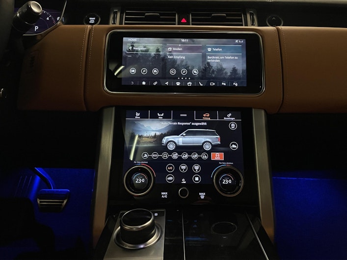 Vehicle image LAND ROVER RANGE ROVER