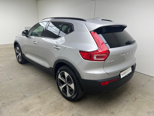 VOLVO XC40 2.0 B4 MH Plus Dark 3