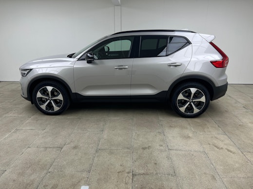 VOLVO XC40 2.0 B4 MH Plus Dark 2