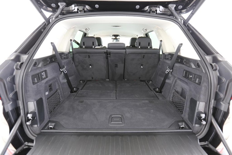 Vehicle image BMW X5