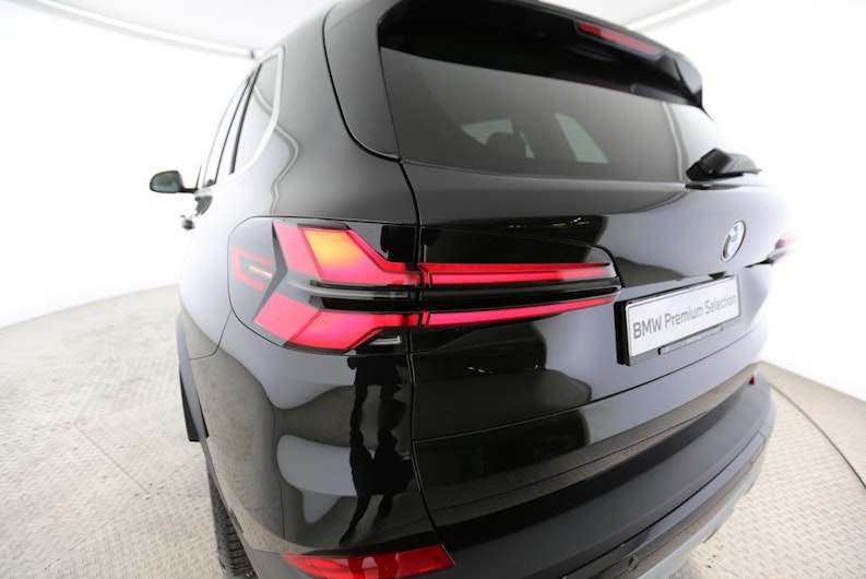 Vehicle image BMW X5