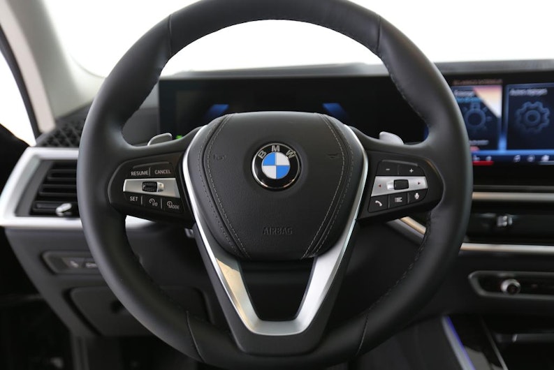 Vehicle image BMW X5